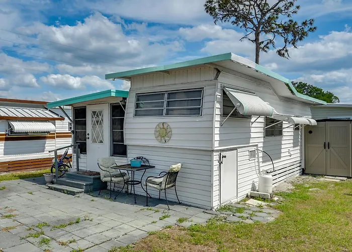 Heated Pool, Games & Socials! Zephyrhills Home
