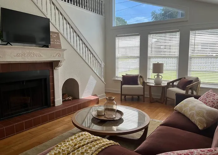 Casita Encanta-Dora, Steps To Town, Pet-Friendly