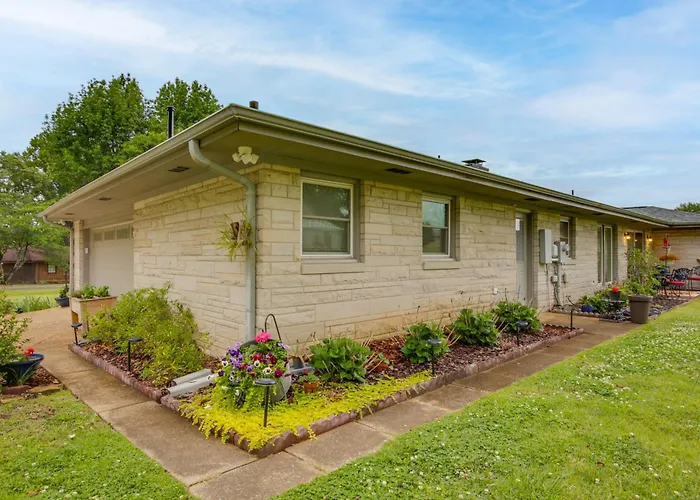 Angler-Friendly Retreat Near Tennessee River