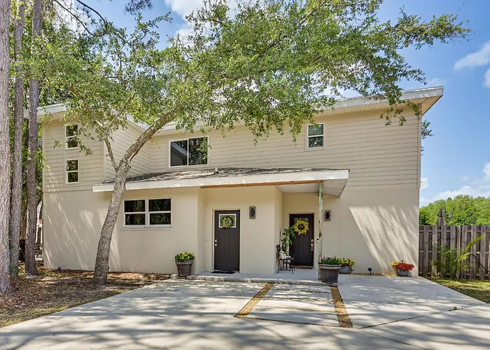 Tampa North Aero Park Townhome: Near Downtown!