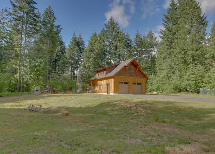 Cozy Woodland Cabin In A Peaceful Location With Forested Views