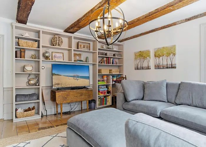 Spacious Farmhouse Near The Beach Circa 1860