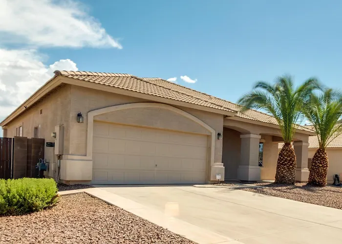 Golf, Gamble, Relax Poolside! Maricopa Desert Home