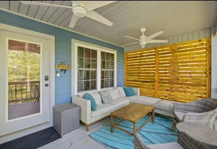 Peaceful Home In A Quiet Cove