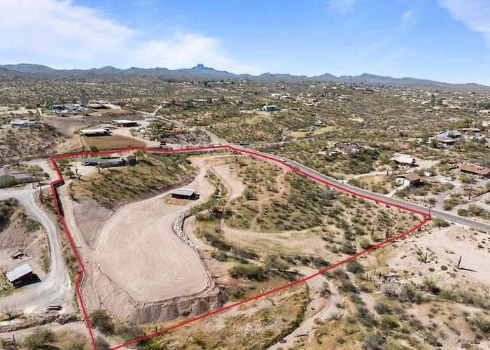 Luxury Horse Estate With Full Views