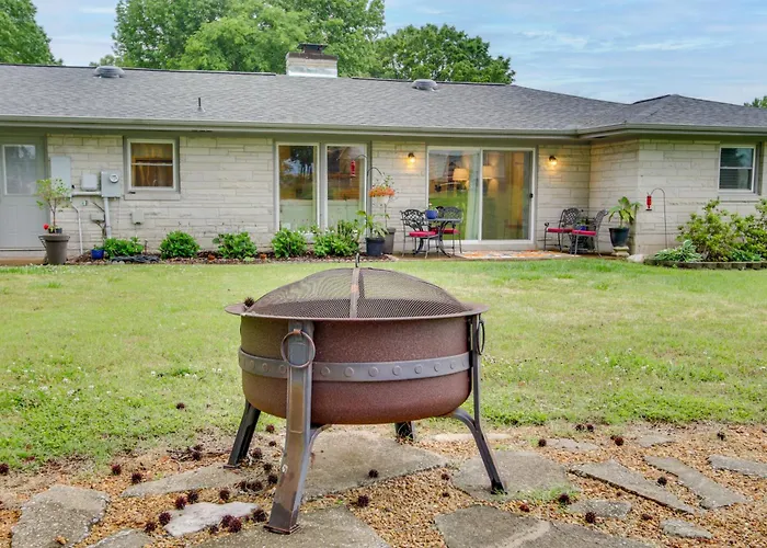 Angler-Friendly Retreat Near Tennessee River