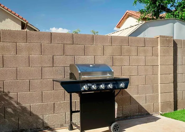 Pool Fireplace 5 Mi From West Gate
