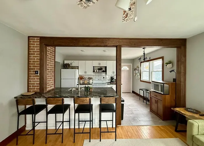 Nellie'S Nest - Spacious & Walkable Downtown Home