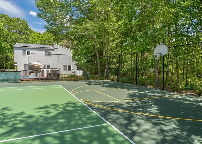 Hamptons Retreat In Quogue With Pool & Tennis - 90Min From Nyc