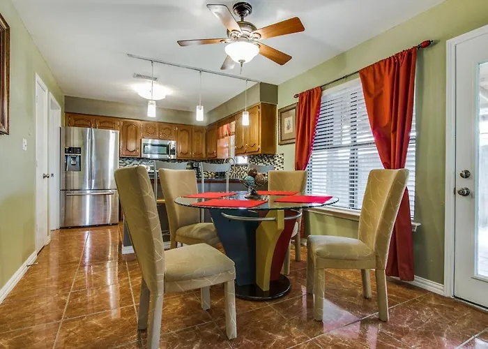 Updated House Near Frisco, Plano, Dallas, Colony