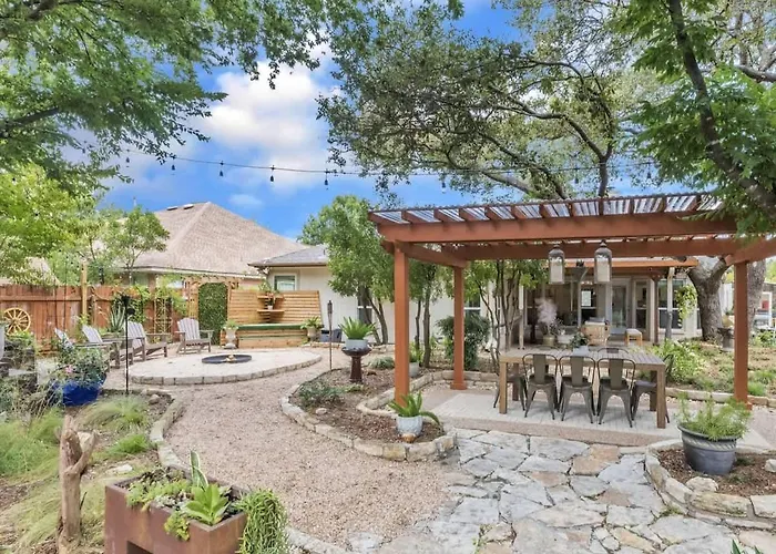 5Br Cedarpark Soothing Hot Tub