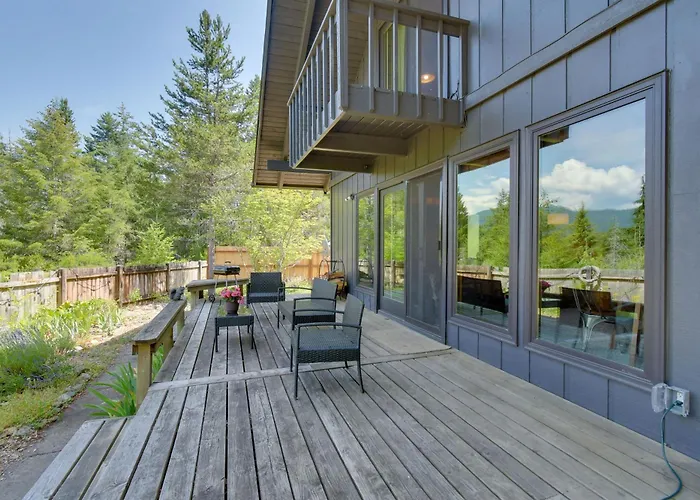 Walk To Water! Lake Kokanee Cabin W/ Mtn Views