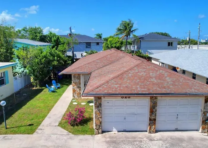 2 Bedroom Home Close To The Beach