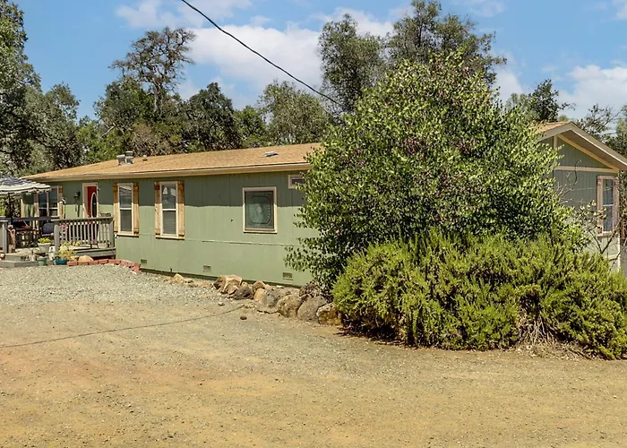 Fun W/ Family! Clearlake Getaway W/ Private Yard