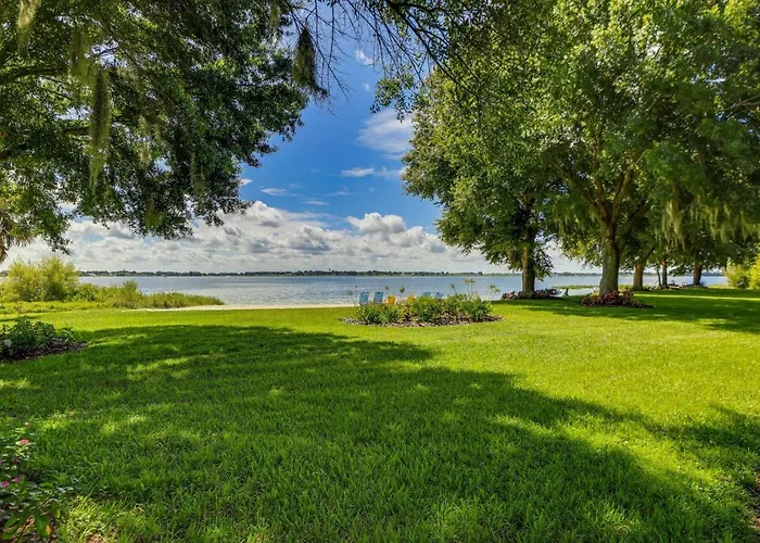 Lakefront Frostproof Retreat With Private Beach