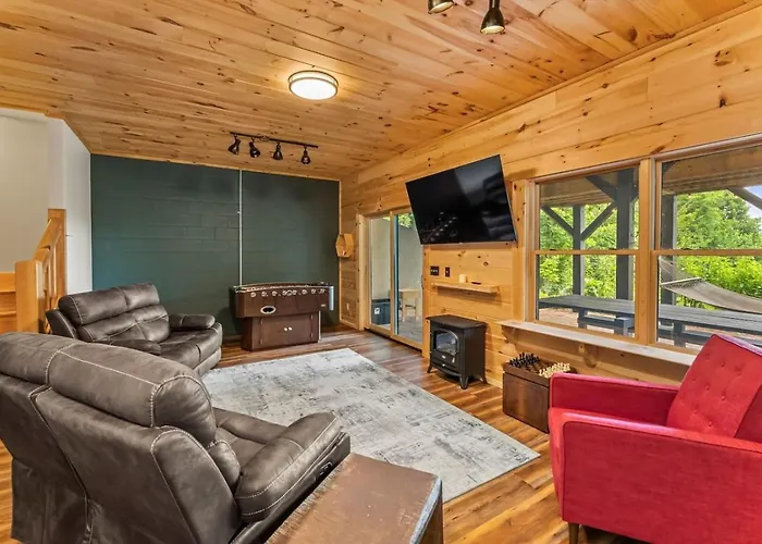 Four Season Retreat With Mountain Views And Close To Lake James