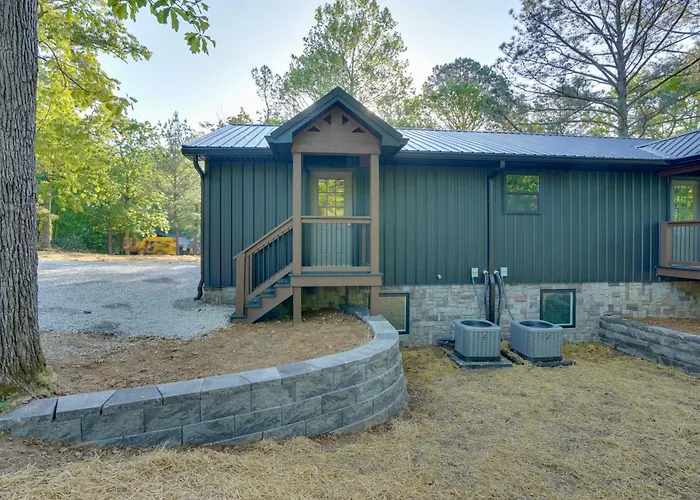 Walk To Kentucky Lake! Pet-Friendly Murray Duplex