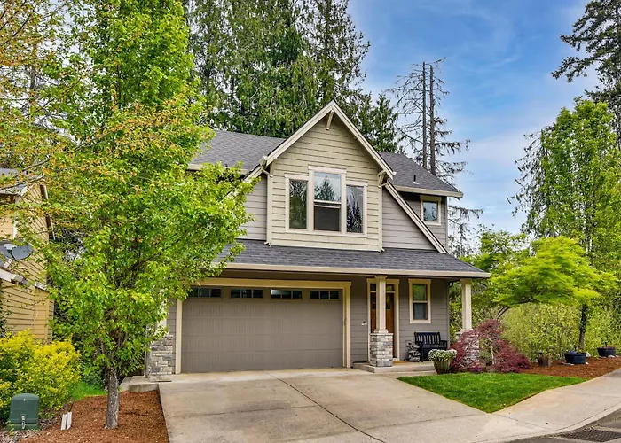 Walk To Park & Creekside Trails! Modern Sandy Home