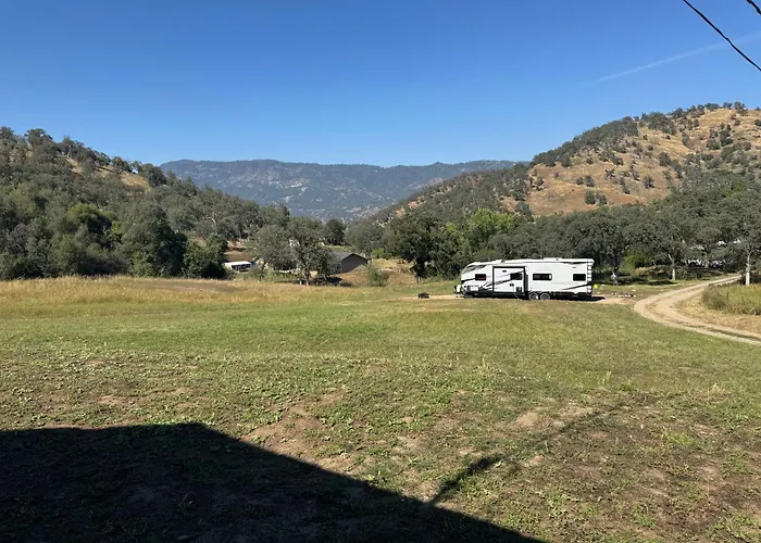 Waxberry Trailer By Kings Canyon And Sequoia National Parks