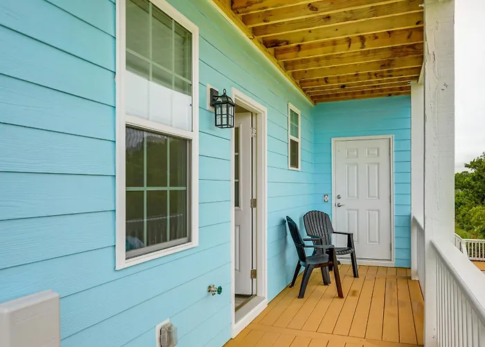 Coastal Views & Hot Tub! Sneads Ferry Getaway