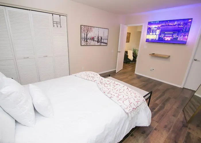 Great America Getaway Sleeps 12 Near Navy Base