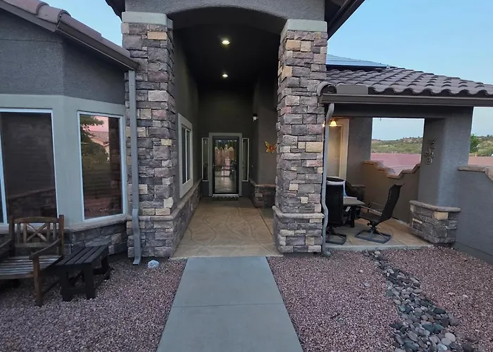 Pool, Putts & Game Room Getaway Near Sedona