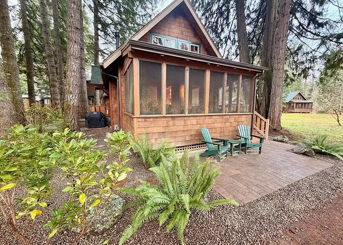 Charming Waterfront Cabin In Mckenzie Bridge W/ Ac