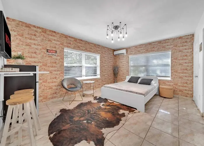 Villa Maris, Modern 5Br Getaway Near Miami Beach