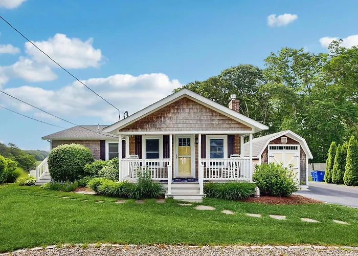 Peaceful Marshview Escape With Large Sunroom Ac Outdoor Firepit & Dog Friendly