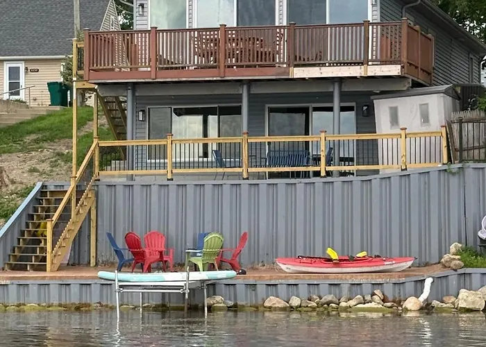 Rise And Shine Island Lake Cabin Three Full Baths, And Three Bedrooms