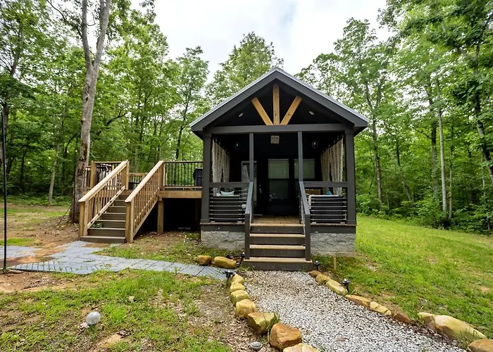 Scenic Mountain Cabin With Lake Access And Waterfall Views Near South Cumberland State Park Tennessee