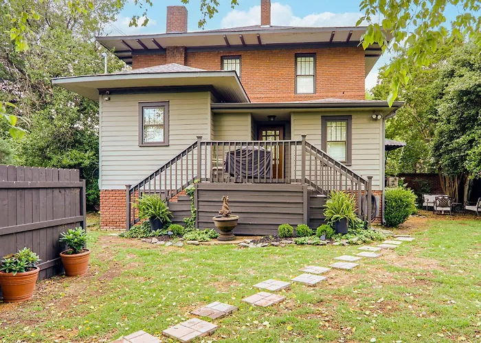 Midtown Jackson - 1900 Brick Craftsman Home