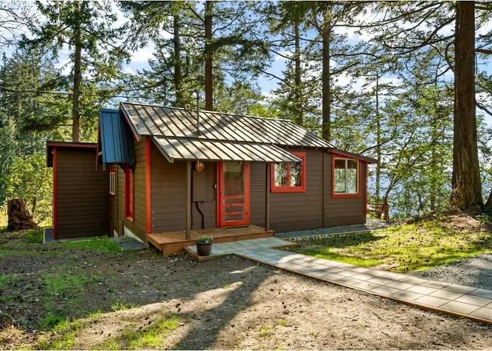 Serene Camano Cabin W Deck Fire Pit And Views