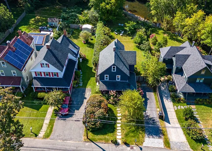 River Cottage - Riverfront Home In Walkable Community