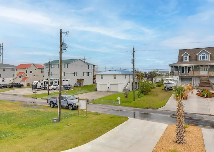 Hot Tub, Waterway/Ocean Views! Sneads Ferry Escape