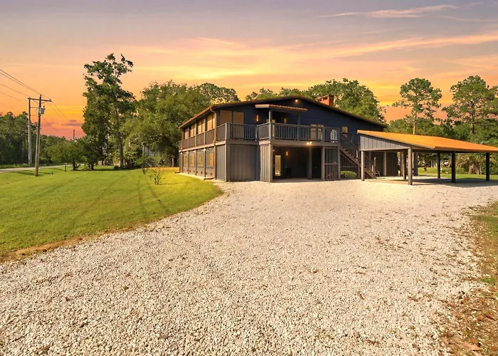 Upscale Waterfront, Kitchen, Spa Bath, Gym