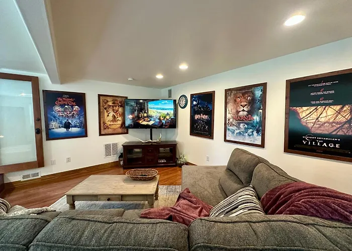 Elklandia A Premier Luxury Estate For Gatherings