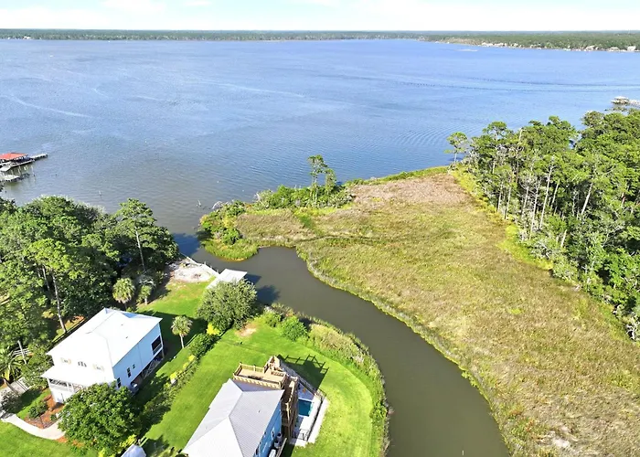 Upscale Waterfront, Kitchen, Spa Bath, Gym