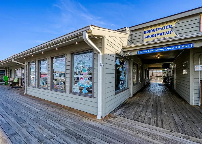 Herons Rest - Lakefront Home With Dock, Pool Table, & Hot Tub - Dogs Ok