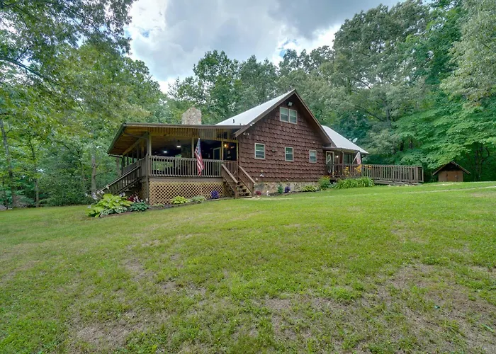 Fire Pit & Lake Access! Crossville Group Escape