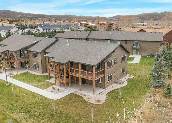 Victor Headwall By Kabino Condo Trails Skiing Snowmobiling Teton Mtns Grand Targhee