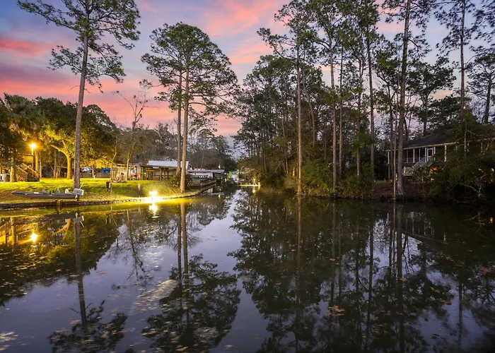 Upscale Waterfront, Kitchen, Spa Bath, Gym