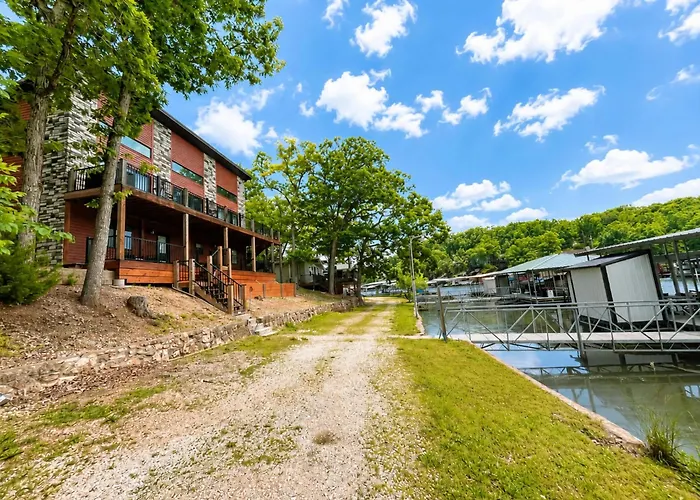 Five Arrows Lakehouse With Dock