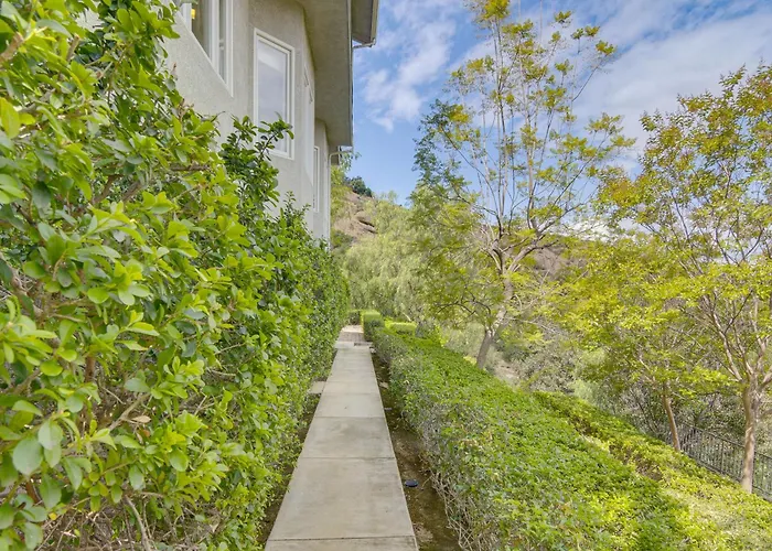 Combined Retreat W/ Epic Views In Simi Valley!