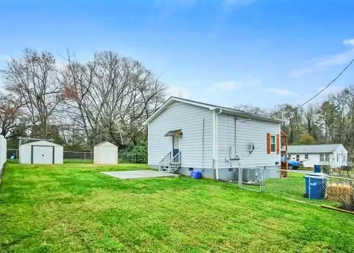 Modern Belmont Retreat Close To Clt Airport