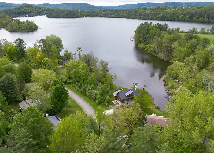 Lakefront, Kayaks Included, Come Unwind In Lenox!