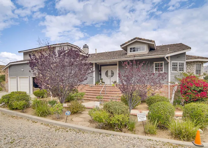 Combined Retreat W/ Epic Views In Simi Valley!