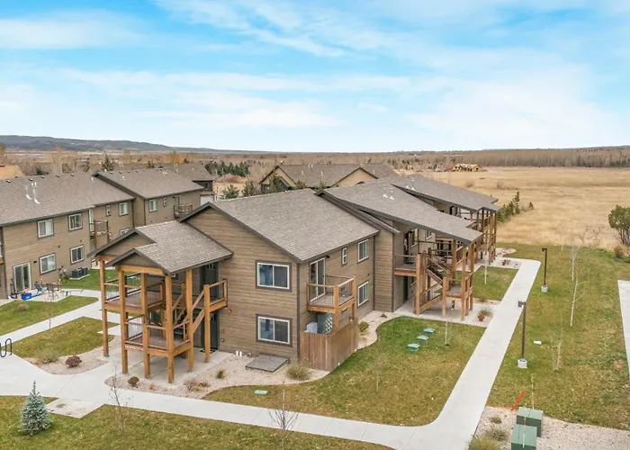Victor Dreamweaver By Kabino Teton Mtns Grand Targhee Skiing Trails Snowmobiling Condo