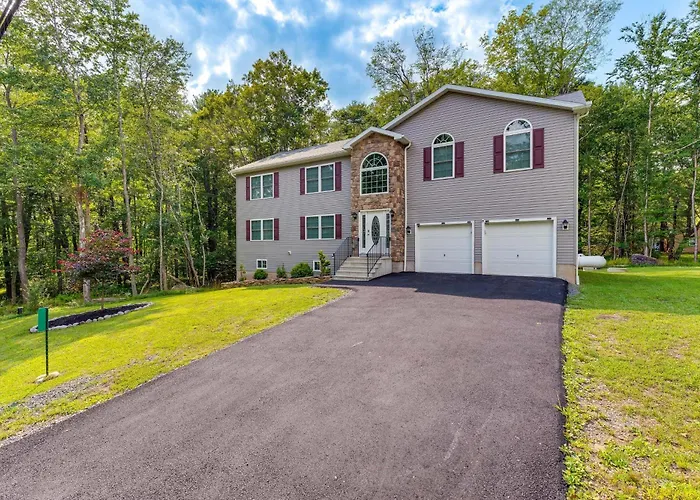 Pocono Home Near Lake With Fire Pit, Game Room, Pool