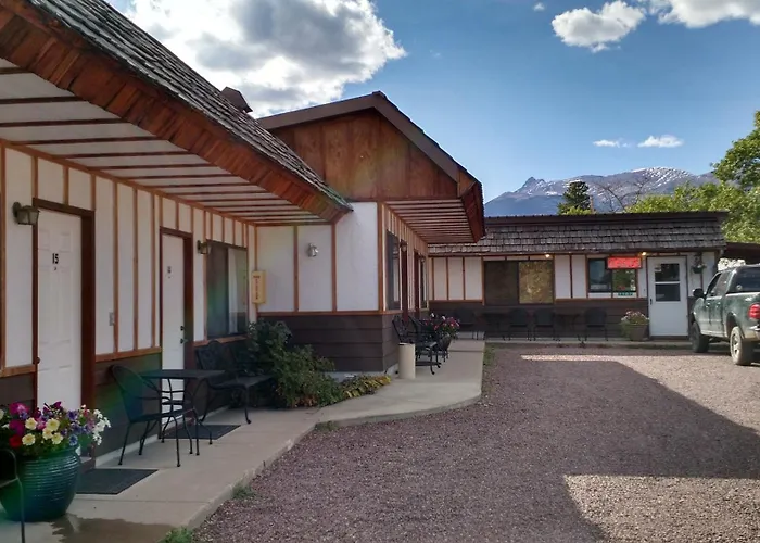 Two Medicine Inn And Resort